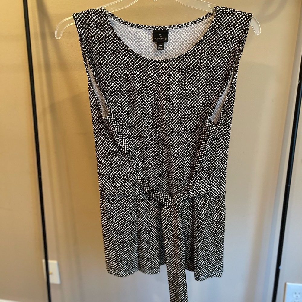 Worthington Black White and Tan Sleeveless Tie Waist Blouse